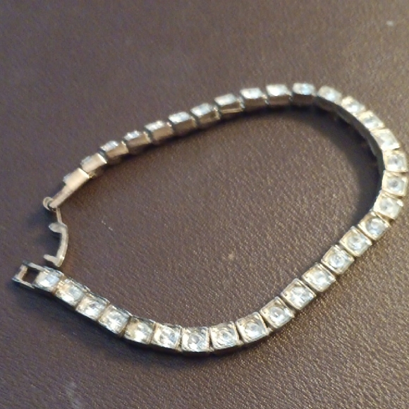 Jewelry - Elegant Silver Bracelet